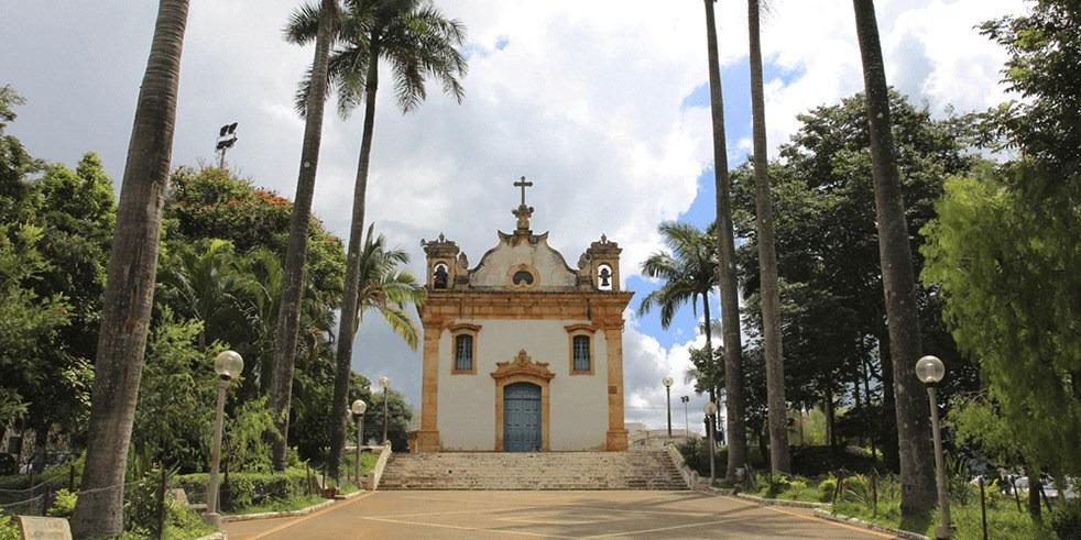 Mateus Leme completa 84 anos