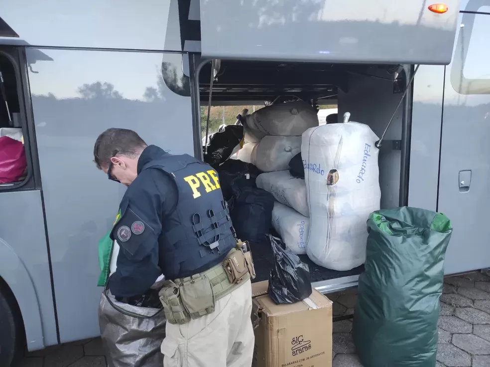 Polícia Rodoviária apreende produtos e eletrônicos na BR-381