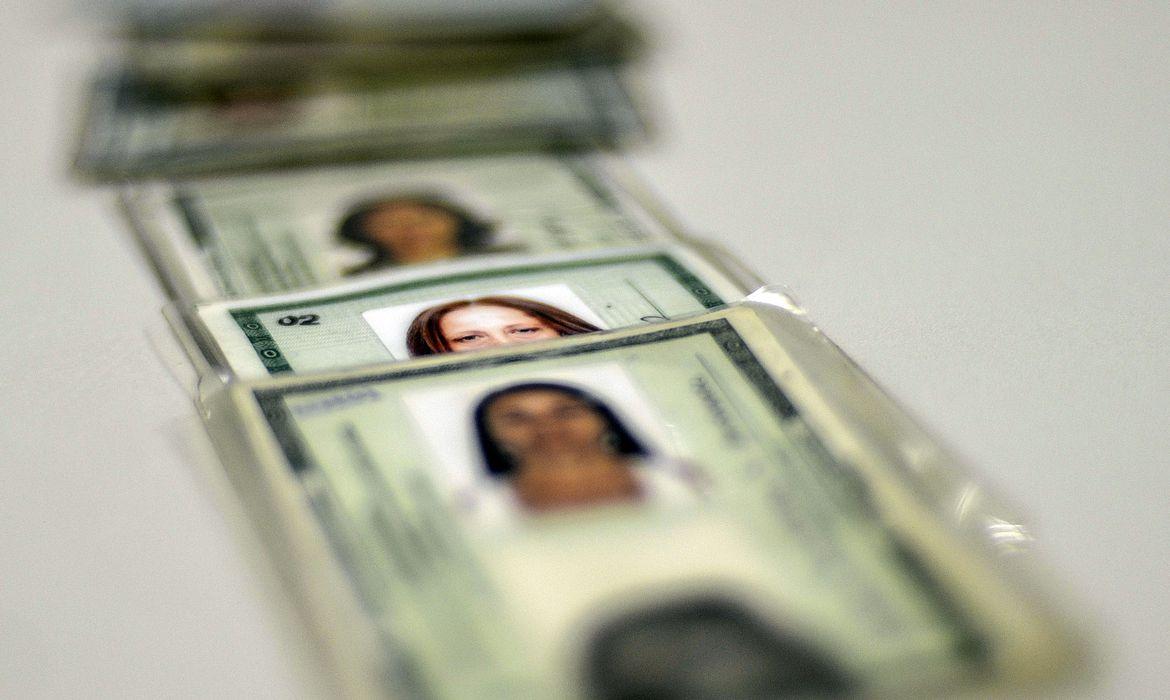 Taxa de emissão da 2ª via do RG é reajustada em Minas e chega a R$ 100