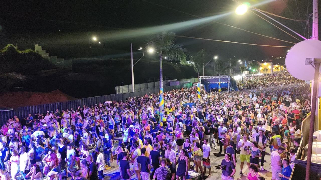 Carnavaliza Itaúna contabiliza quase 60 mil foliões no Boulevard