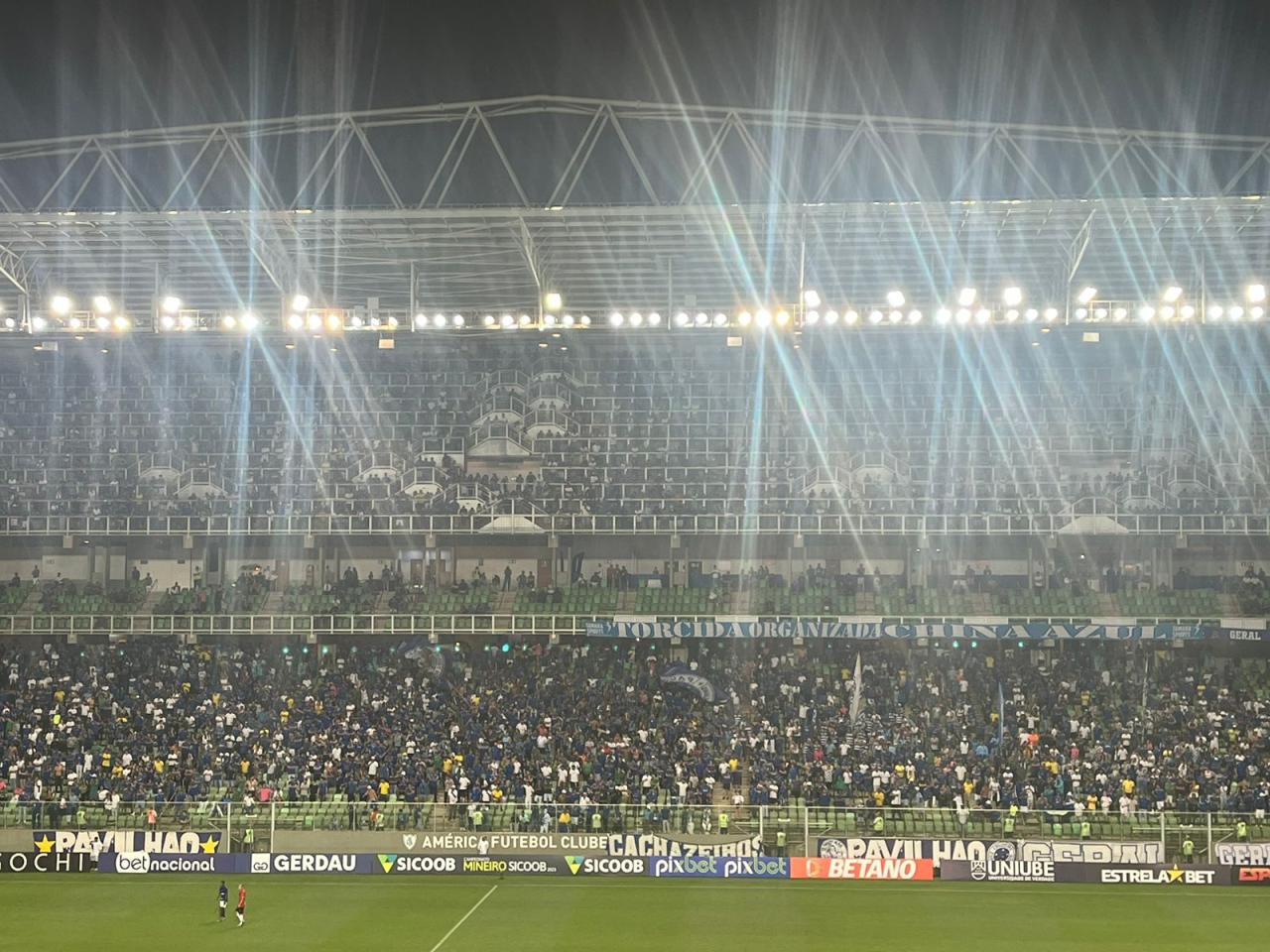 Cruzeiro joga mal, perde para o Pouso Alegre e se complica no Mineiro