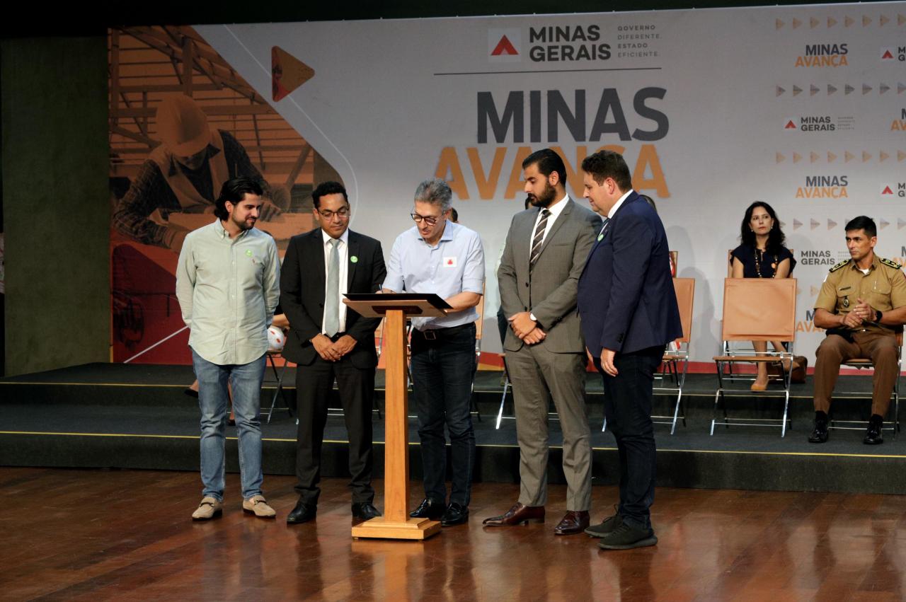 Governo de Minas anuncia novo modelo para o Programa de Transporte Escolar e aumenta em 60% valor do repasse às prefeituras