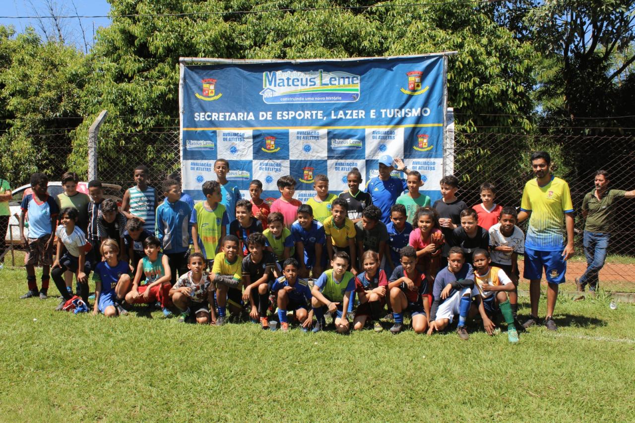 Observador técnico do Cruzeiro faz seletiva em Mateus Leme.