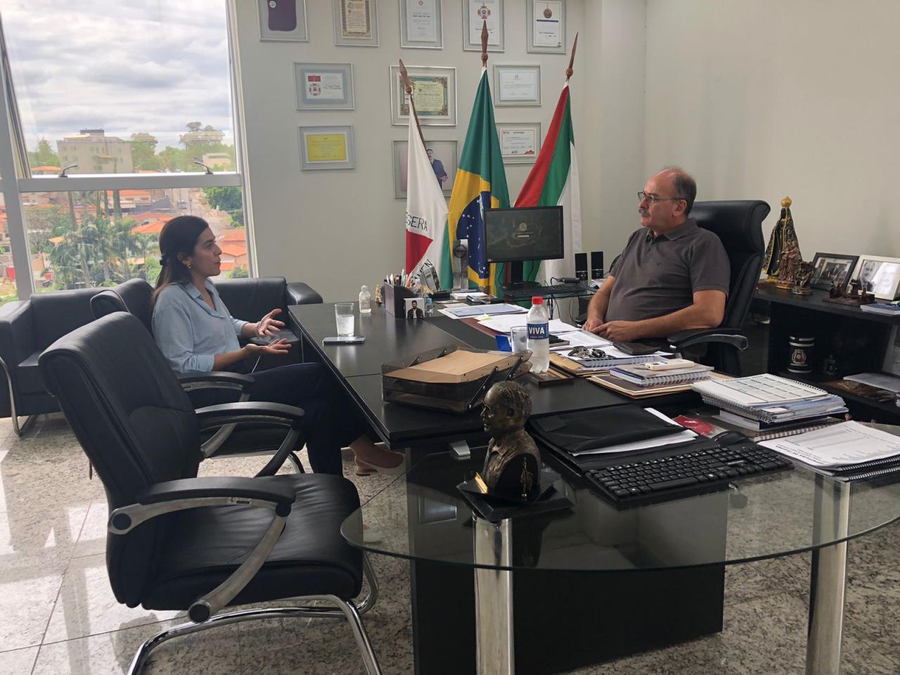 Prefeitura firma parceria com Deputada Estadual Lohanna França para arrecadação de alimentos