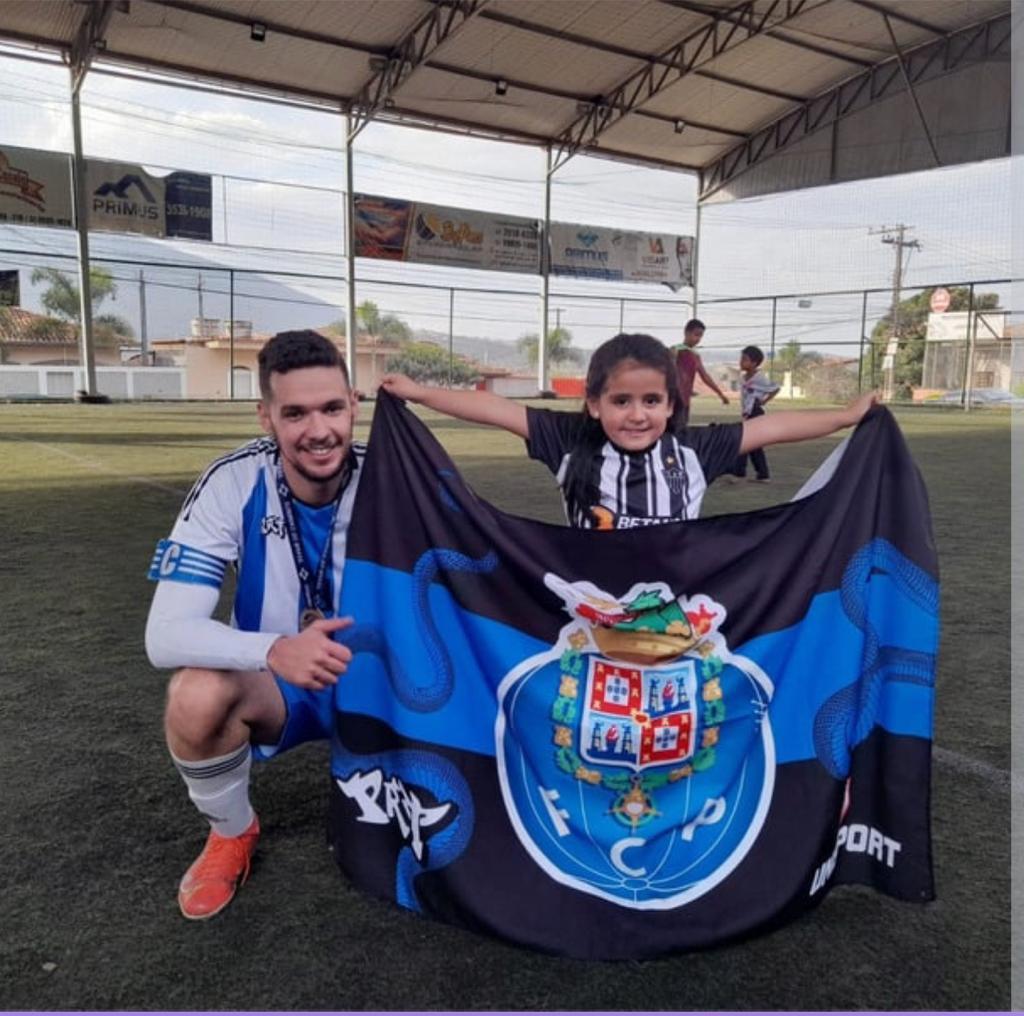 Jogador do Porto SRK Fábio 10 realiza sonho da pequena Cecília