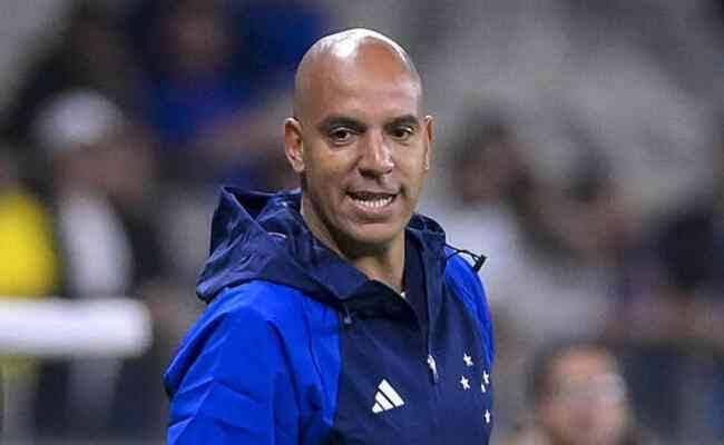 Cruzeiro demite técnico Pepa