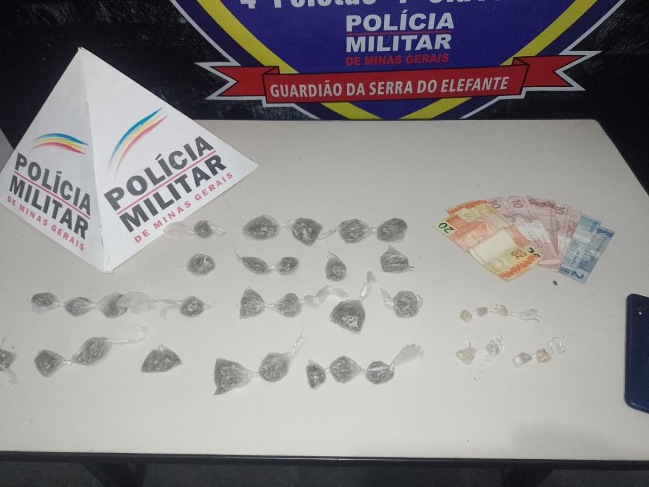 Jovem é preso por tráfico de drogas no bairro Vila Suzana