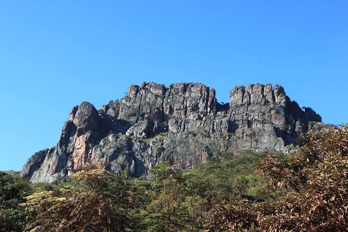 PREFEITOS CONSEGUEM ACEITE DA MINERAÇÃO PARA PARCERIA QUE VIABILIZARÁ O ECOTURISMO NA PEDRA GRANDE