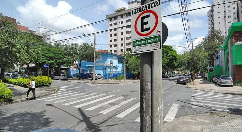 Estacionamento rotativo de BH fica 12,5% mais caro a partir desta segunda-feira