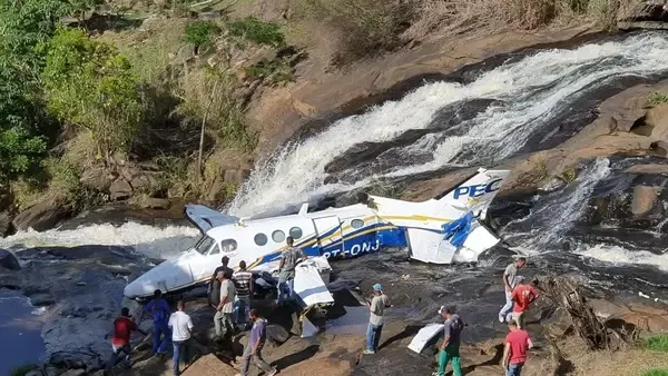 Polícia Civil culpa pilotos por queda de avião de Marília Mendonça