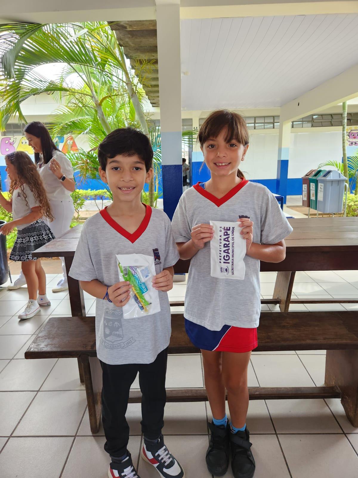 Prefeitura de Igarapé entrega cerca de 6 mil Kits de Higiene Bucal