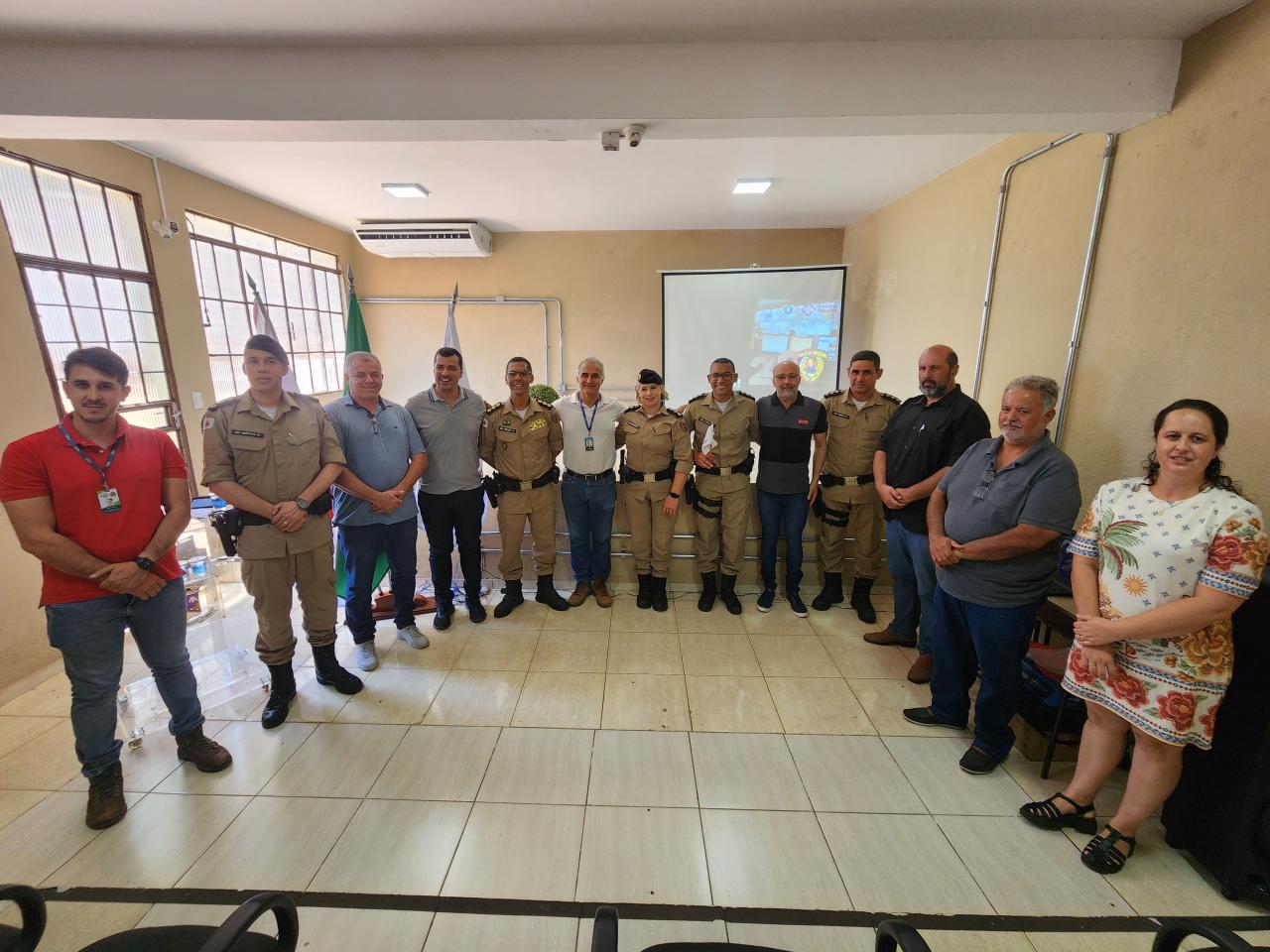 Polícia Militar de Igarapé realiza palestra sobre sistema tecnológico de segurança