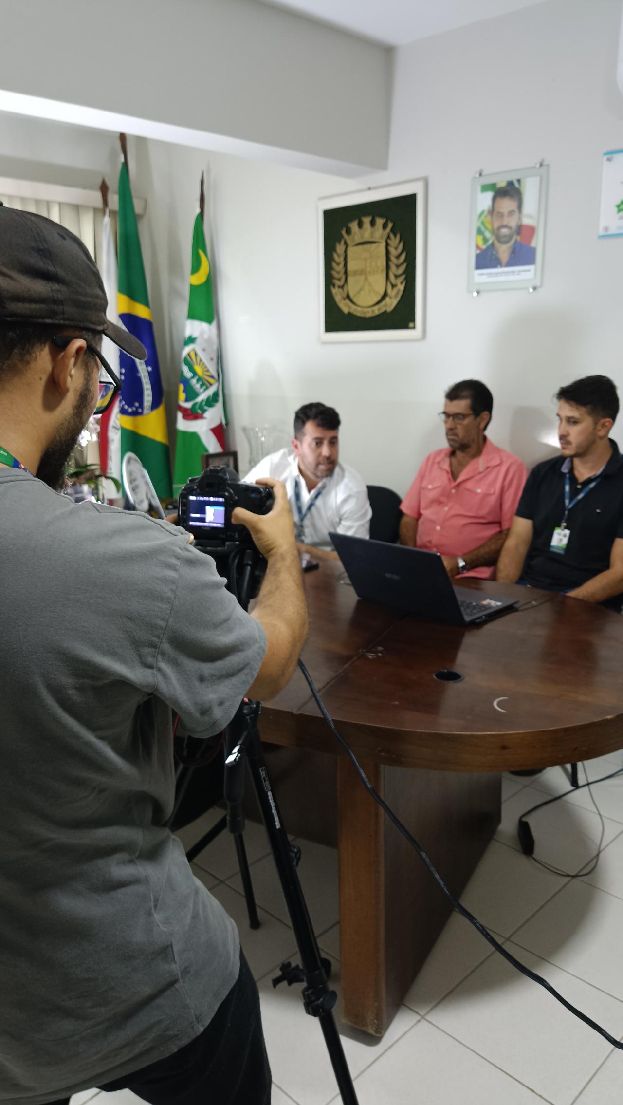 Prefeitura anuncia pacote de obras de pavimentação asfáltica em mais 14 bairros da cidade