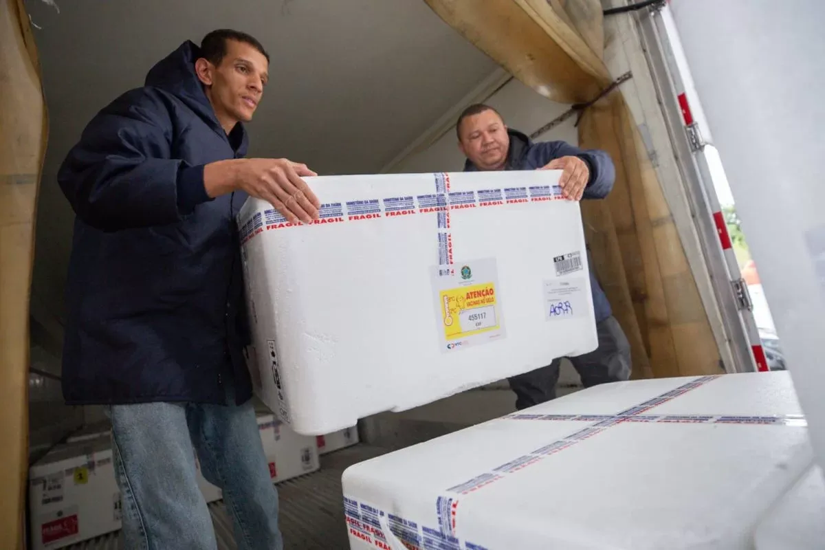 Minas Gerais recebe quase 79 mil doses da vacina contra dengue