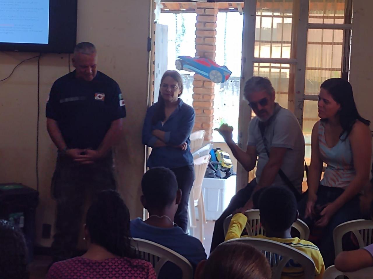 Palestra sobre educação ambiental e sustentabilidade mobiliza crianças e familiares no Projeto Acolher
