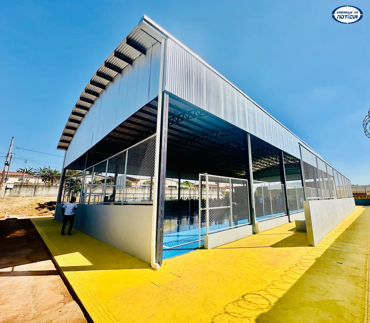 Prefeitura de Mateus Leme inaugura duas novas quadras poliesportivas cobertas em Escolas Municipais