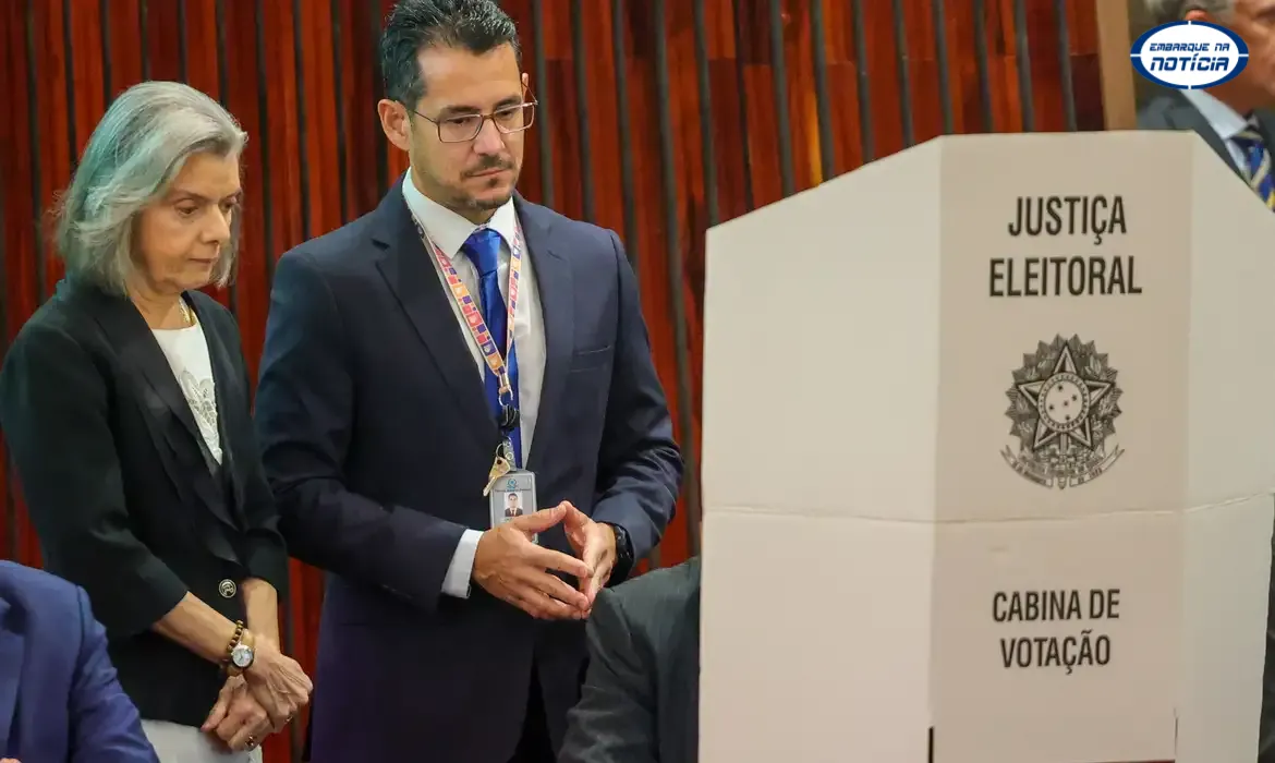 Eleições 2024: TSE lacra sistema que será usado em urnas