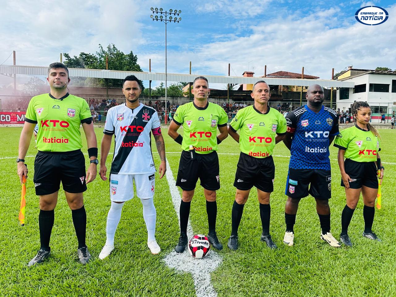 Vasco de Esmeraldas empata com Grenal com polêmicas na artibragem