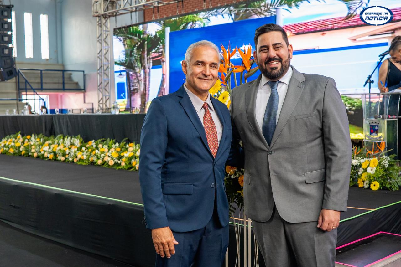 Arnaldo Chaves e Dautinho tomam posse como prefeito e vice-prefeito para a gestão 2025-2028 em Igarapé