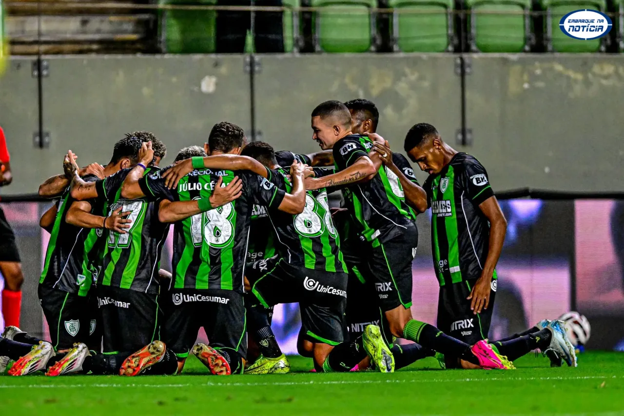 América vence o Goiás e encosta na liderança do Brasileirão