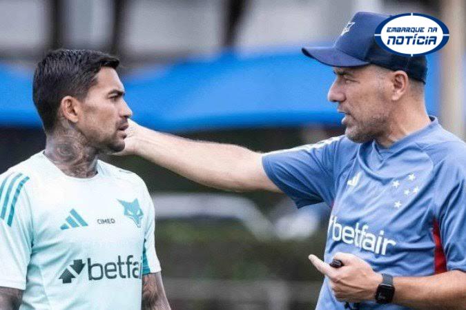 Dudu volta a treinar com o elenco do Cruzeiro após aval de Leonardo Jardim