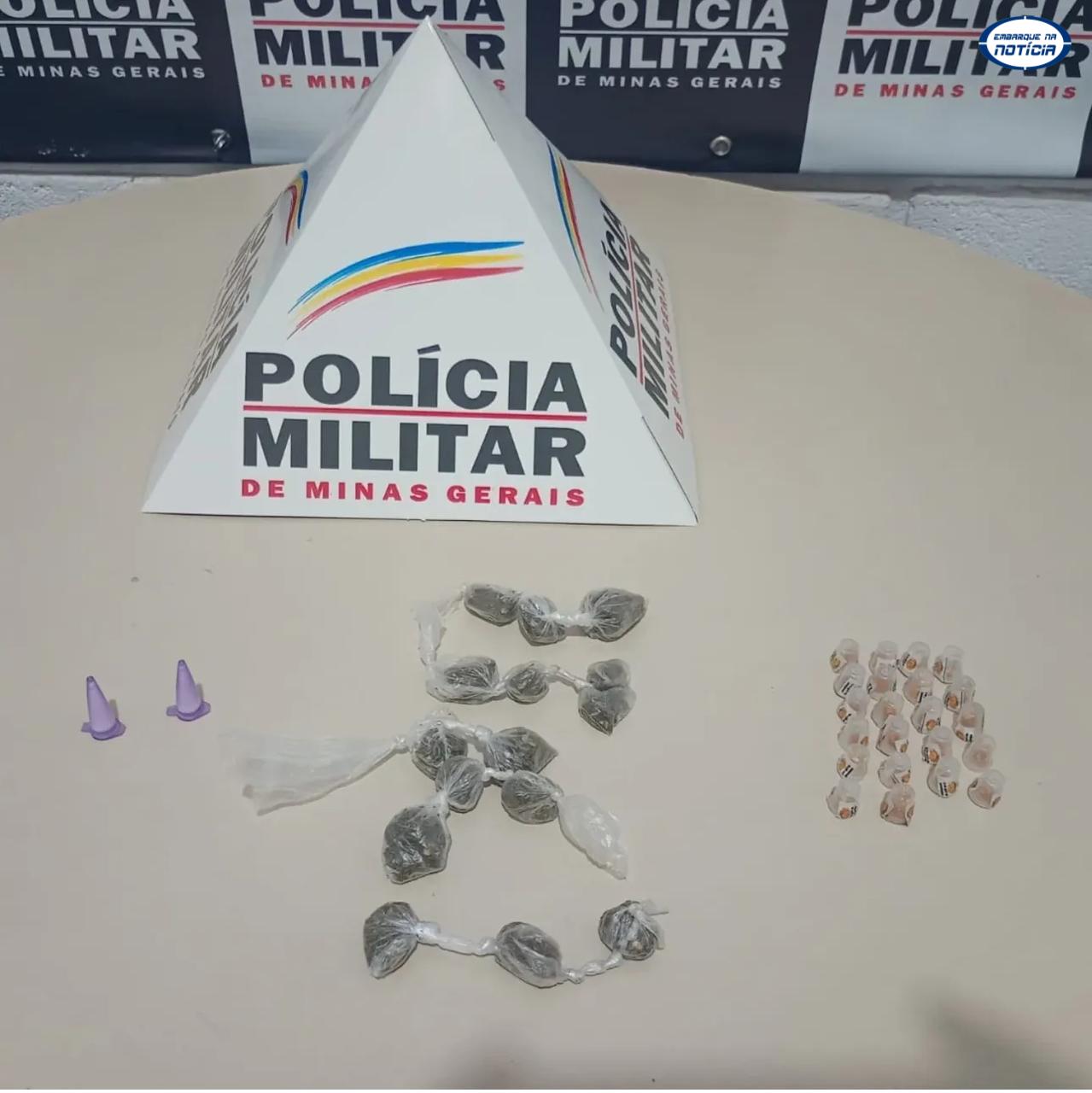 Mãe entrega filho menor à Polícia Militar após descobrir que ele escondia drogas em casa, em Juatuba