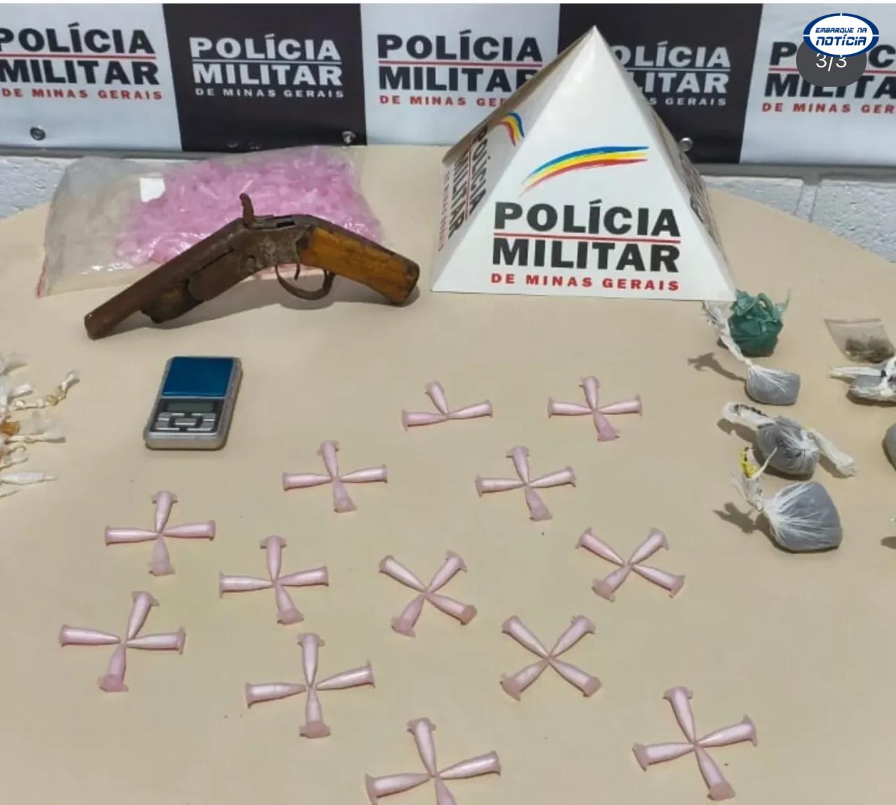 Polícia Militar prende casal por tráfico de drogas no bairro Samambaia, em Juatuba