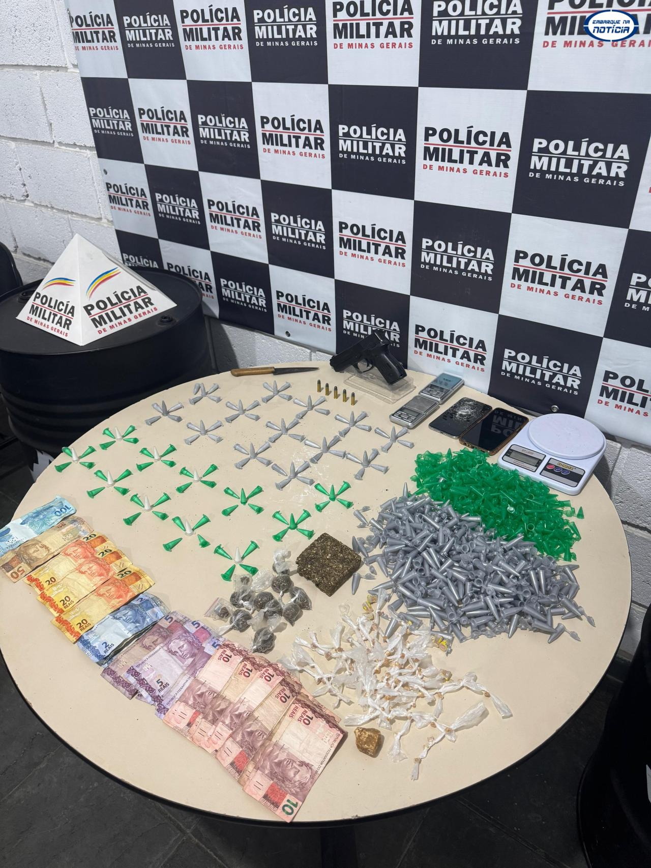 Polícia Militar prende suspeito de tráfico e apreende grande quantidade de drogas em Juatuba