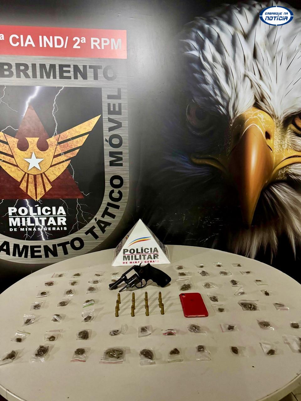 Polícia Militar prende suspeito com arma e drogas em Mateus Leme