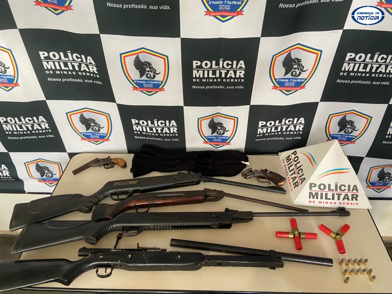 Homem é preso por porte ilegal de armas em Mateus Leme