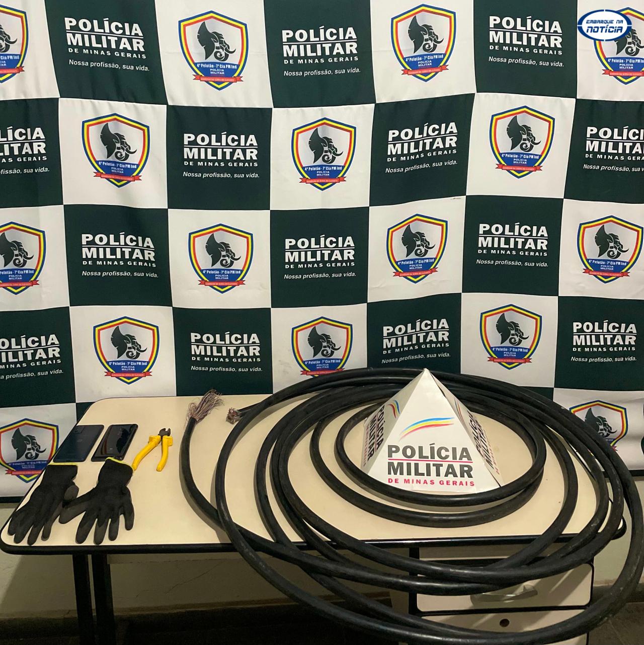 Homem é preso furtando cabos de telefonia no Centro de Mateus Leme
