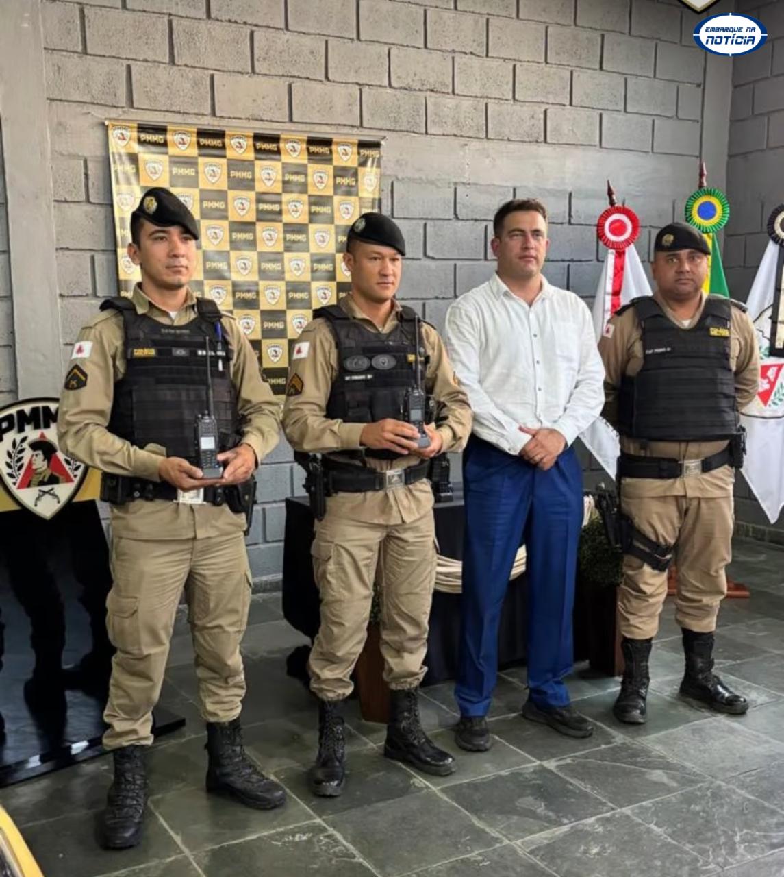 Polícia Militar de Juatuba recebe rádios portáteis para reforçar segurança