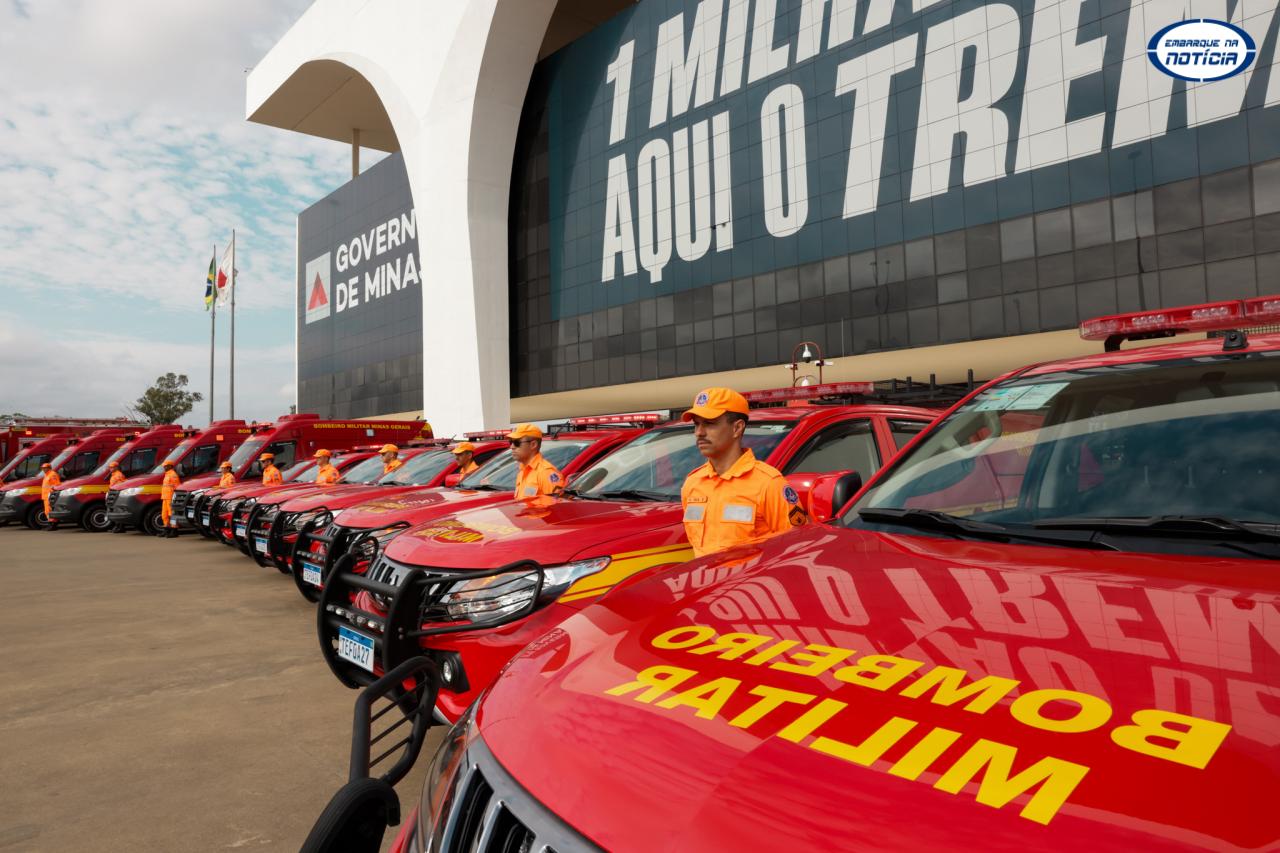 Governo de Minas entrega 18 novas viaturas ao Corpo de Bombeiros para reforçar atendimento operacional