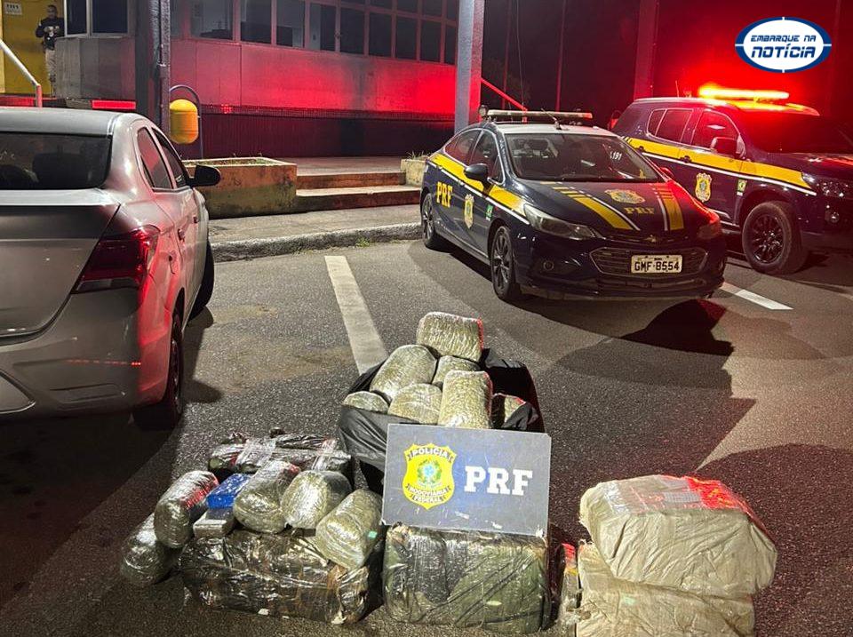 PRF apreende mais de 100 quilos de drogas em Betim; motorista alegou receber R$ 7 mil pelo transporte