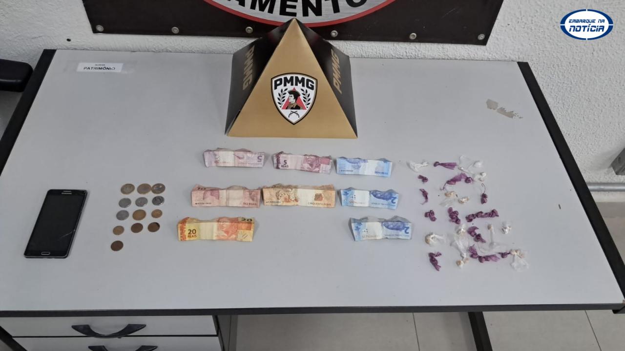 Operação da PM em Capela Nova prende três suspeitos de tráfico e apreende 52 pedras de crack