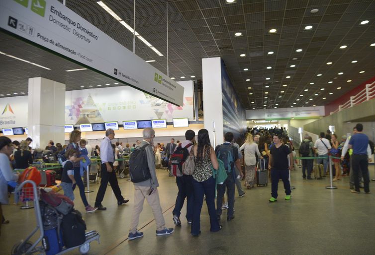 Anac faz operação em aeroportos com maior fluxo em 15 estados