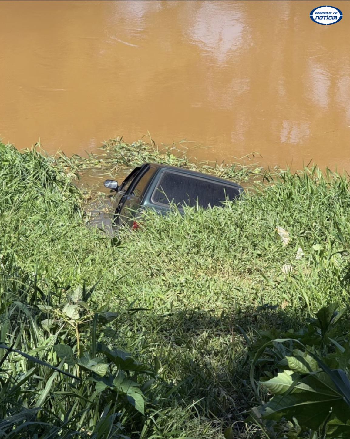 Homem é encontrado morto em porta-malas de veículo em Juatuba