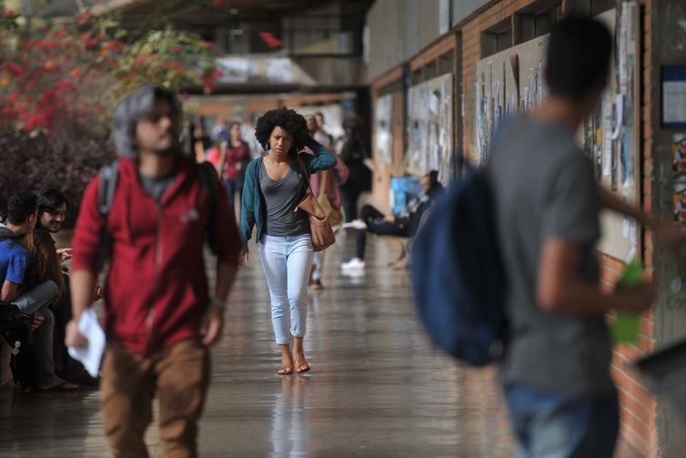 Orçamento 2026 traz corte de quase R$ 500 milhões para universidades