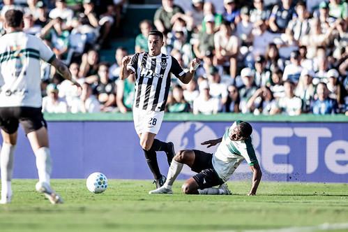 Atlético Mineiro é derrotado pelo Coritiba e cai na tabela do Brasileirão