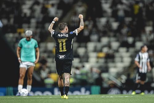 Atlético vence com emoção na Arena MRV e conquista primeira vitória na Sul-Americana