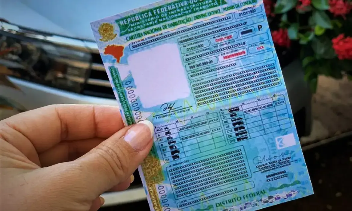 Detran-MG atualiza valores de exames para habilitação em Minas Gerais