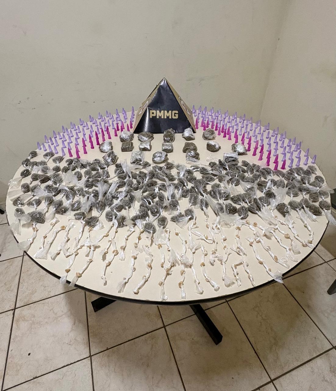 Polícia Militar prende suspeito por tráfico de drogas e apreende grande quantidade de entorpecentes em Juatuba