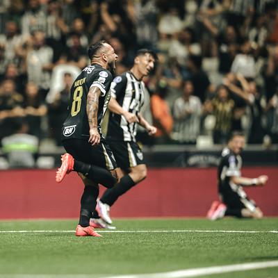 Atlético-MG avança às quartas da Sul-Americana com gol salvador de Cuello