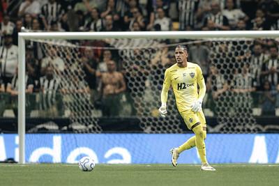 Gabriel Delfim brilha nos pênaltis, e Atlético avança à semifinal da Sul-Americana