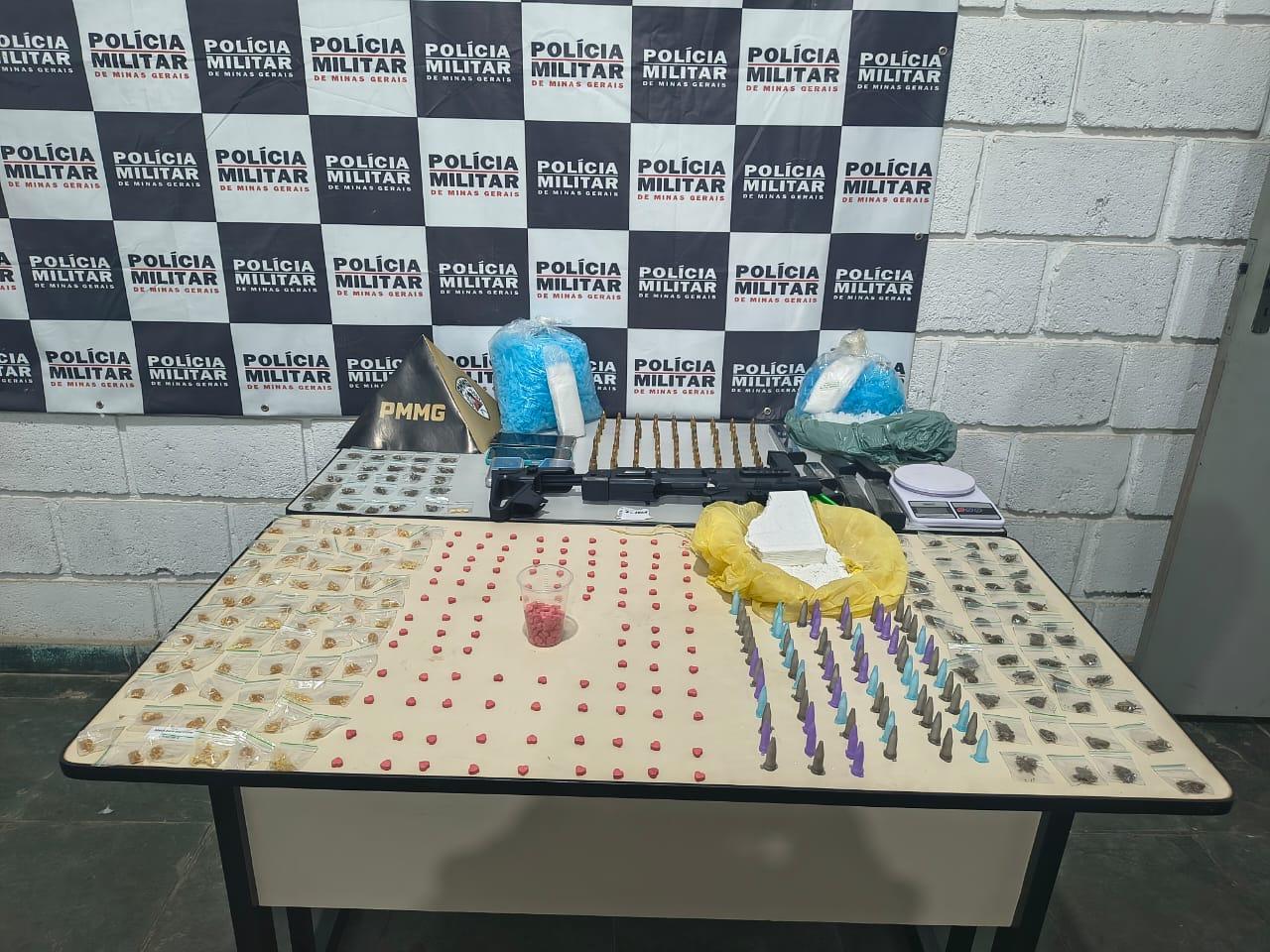 OPERAÇÃO EM JUATUBA RESULTA EM GRANDE APREENSÃO DE DROGAS E MUNIÇÕES