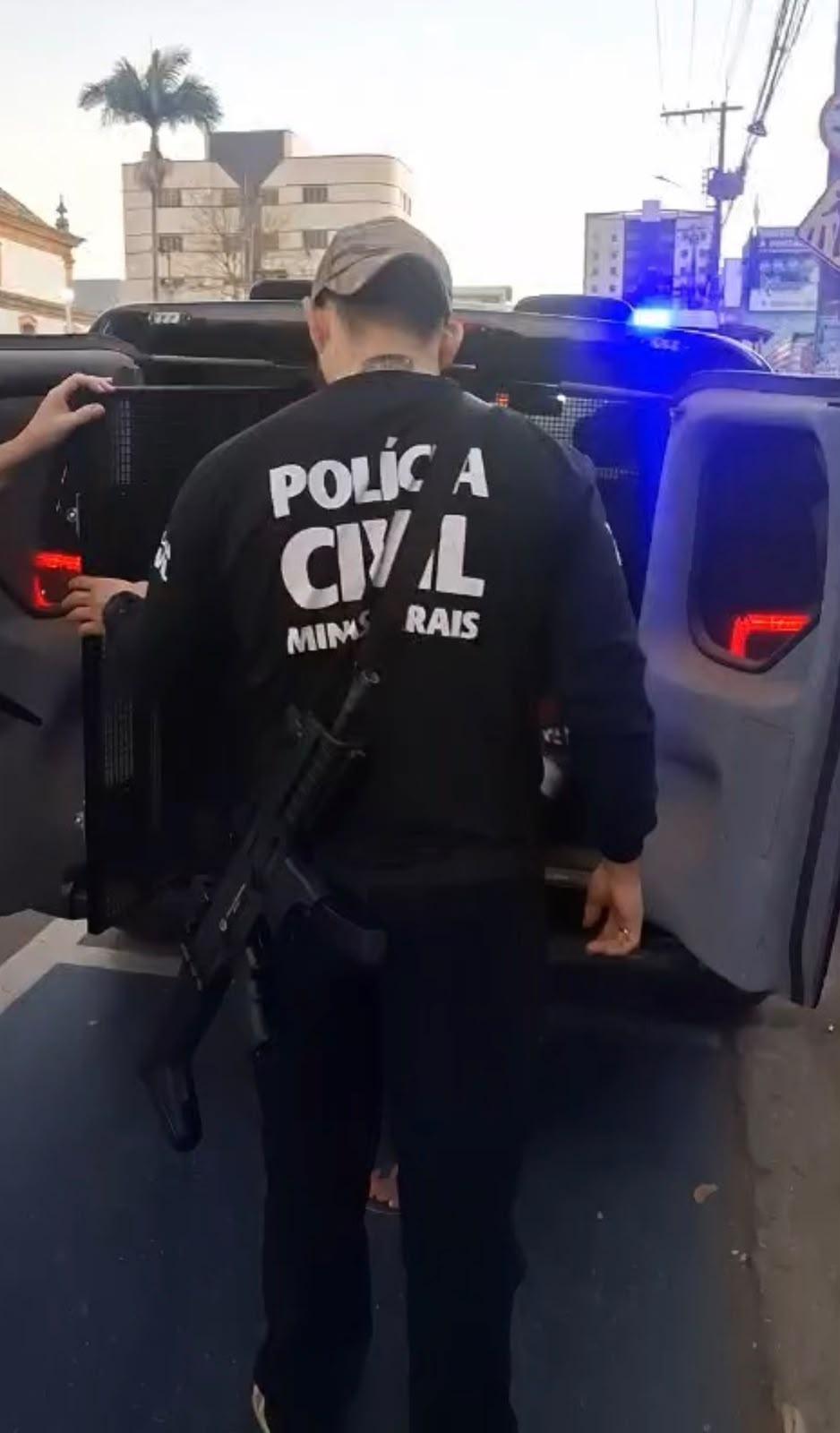 Polícia Civil prende suspeita de atuar como agente financeira do tráfico de drogas em Mateus Leme