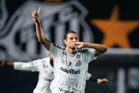 SANTOS LARGA NA FRENTE E VENCE ATLÉTICO NA VILA PELA SUL-AMERICANA