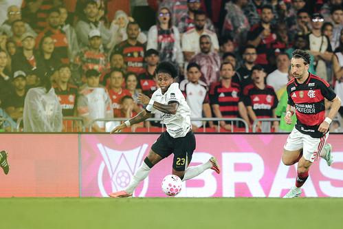 ATLÉTICO-MG PERDE PARA O FLAMENGO NOS ACRÉSCIMOS E SEGUE NA SEXTA COLOCAÇÃO DO BRASILEIRÃO