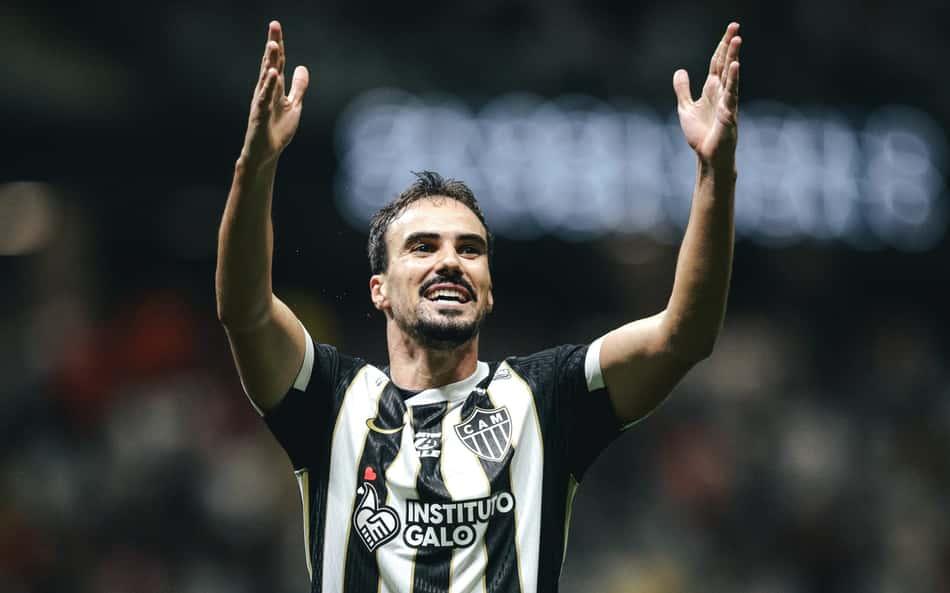 Atlético-MG vence o Coritiba na Arena MRV e assume a quinta colocação do Brasileirão