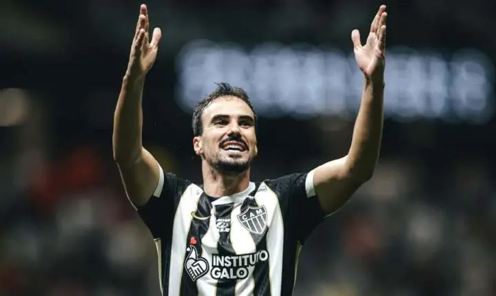 Atlético-MG vence o Coritiba na Arena MRV e assume a quinta colocação do Brasileirão